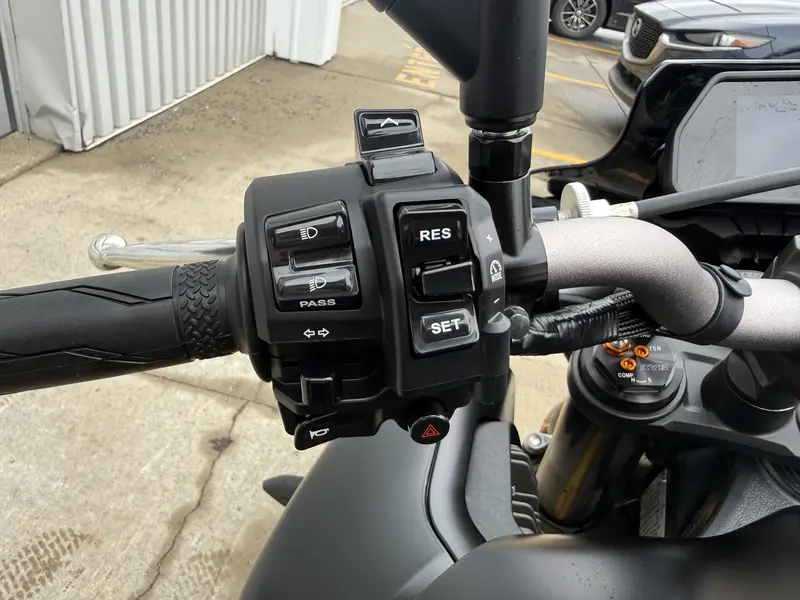 2026 Yamaha MT-10 thumbnail 5