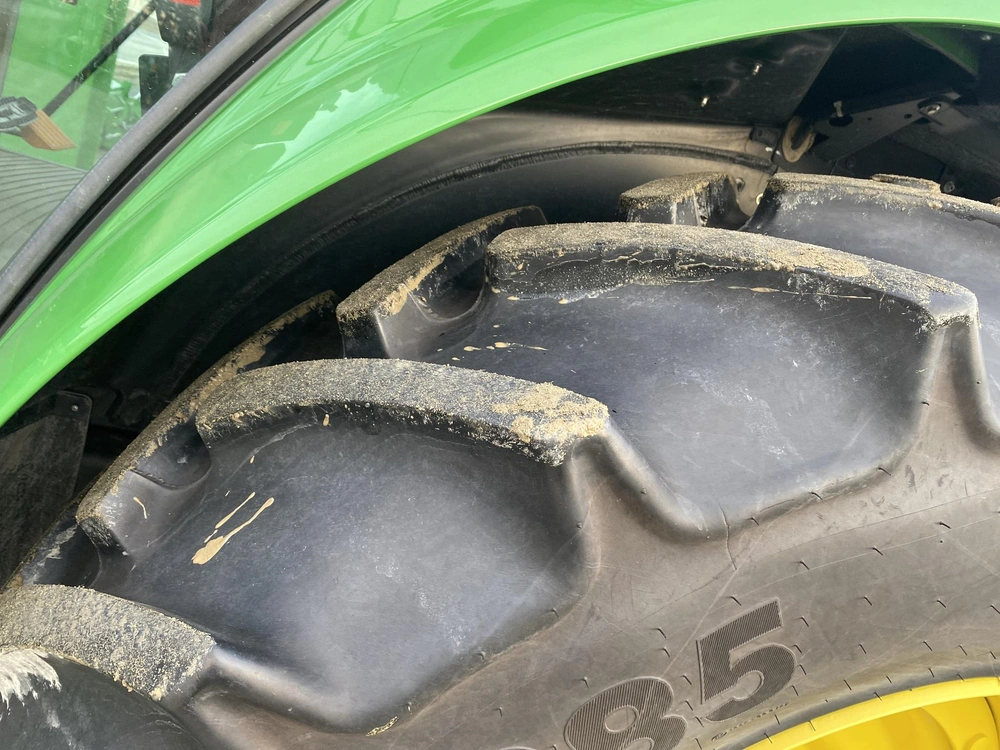 2022 John Deere 6120m alt