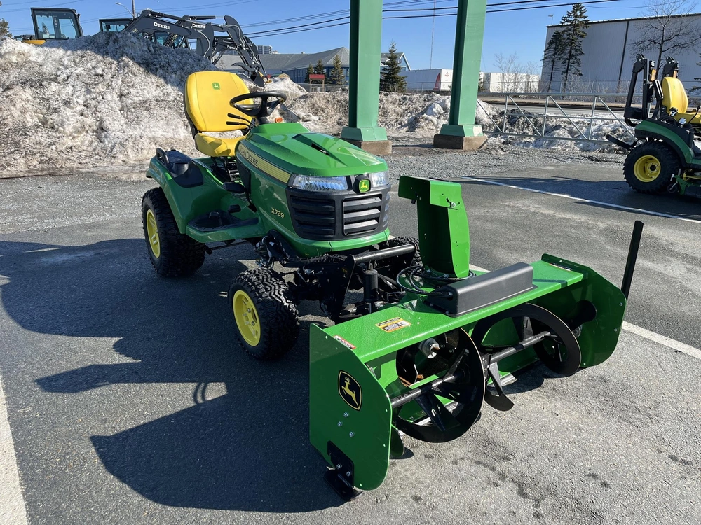 2021 John Deere X739 alt
