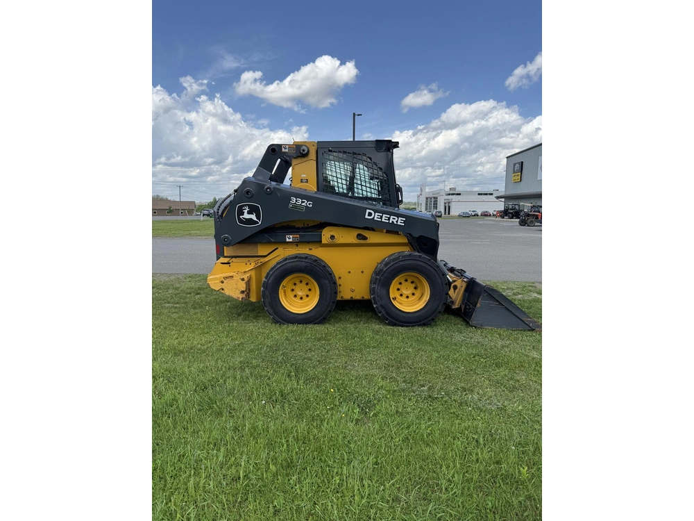 John Deere 332g 2023 alt