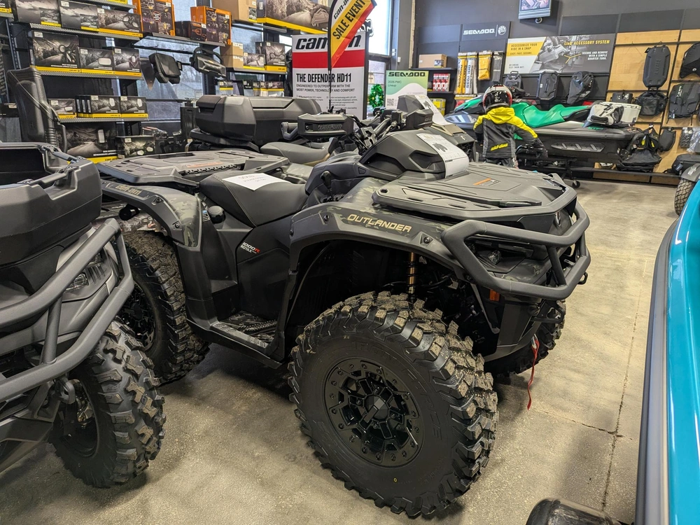 2026 Can-am Outl Bac 1000r Ca 26 4nte alt