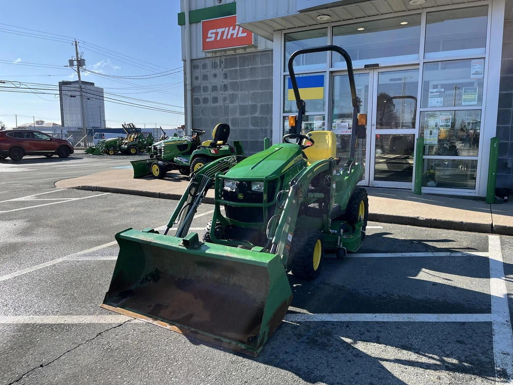 2021 John Deere 1023e alt