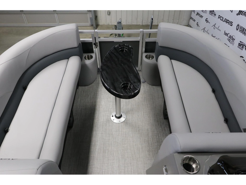Avalon Vls 2180 Quad Lounger + Yamaha 70 Hp 2026 alt