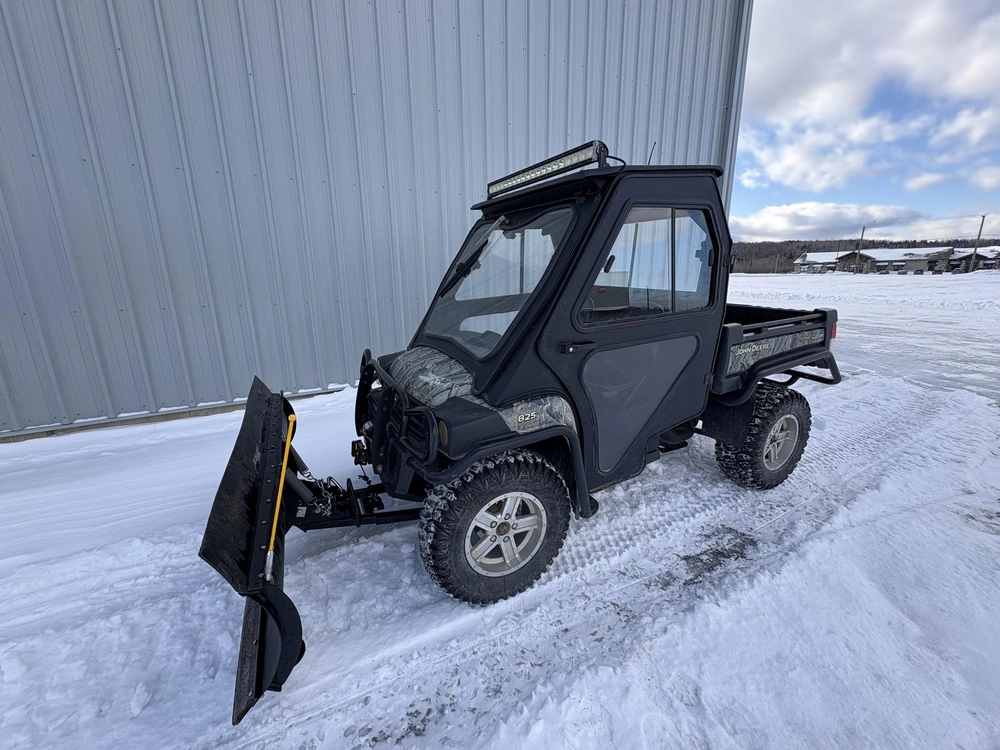 2012 John Deere Xuv 825i Camo alt