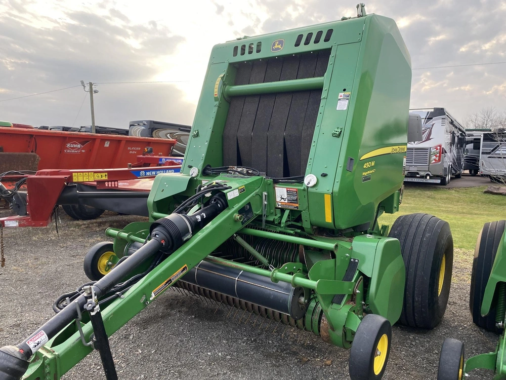 2018 John Deere 450m alt