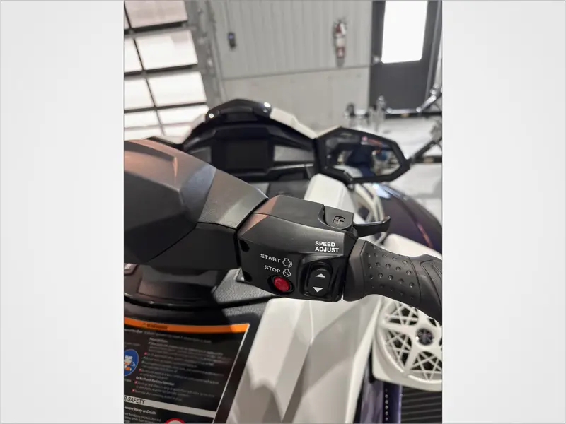 2026 Yamaha VX Cruiser HO thumbnail 12