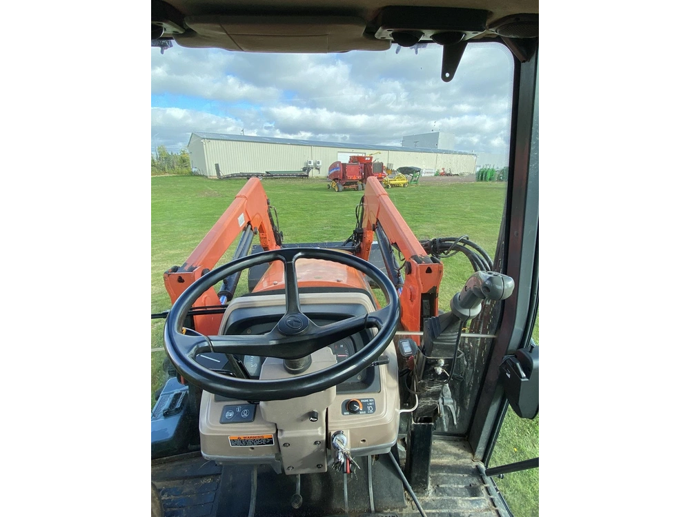 Kubota M110 2010