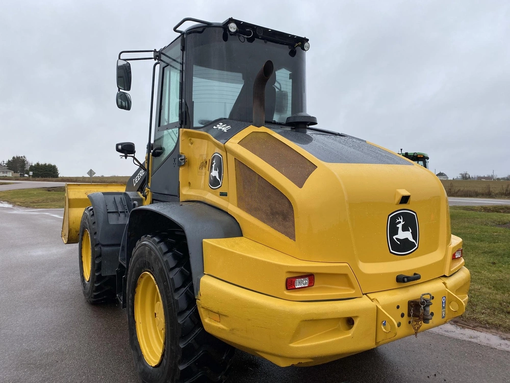 John Deere 344l 2020 alt