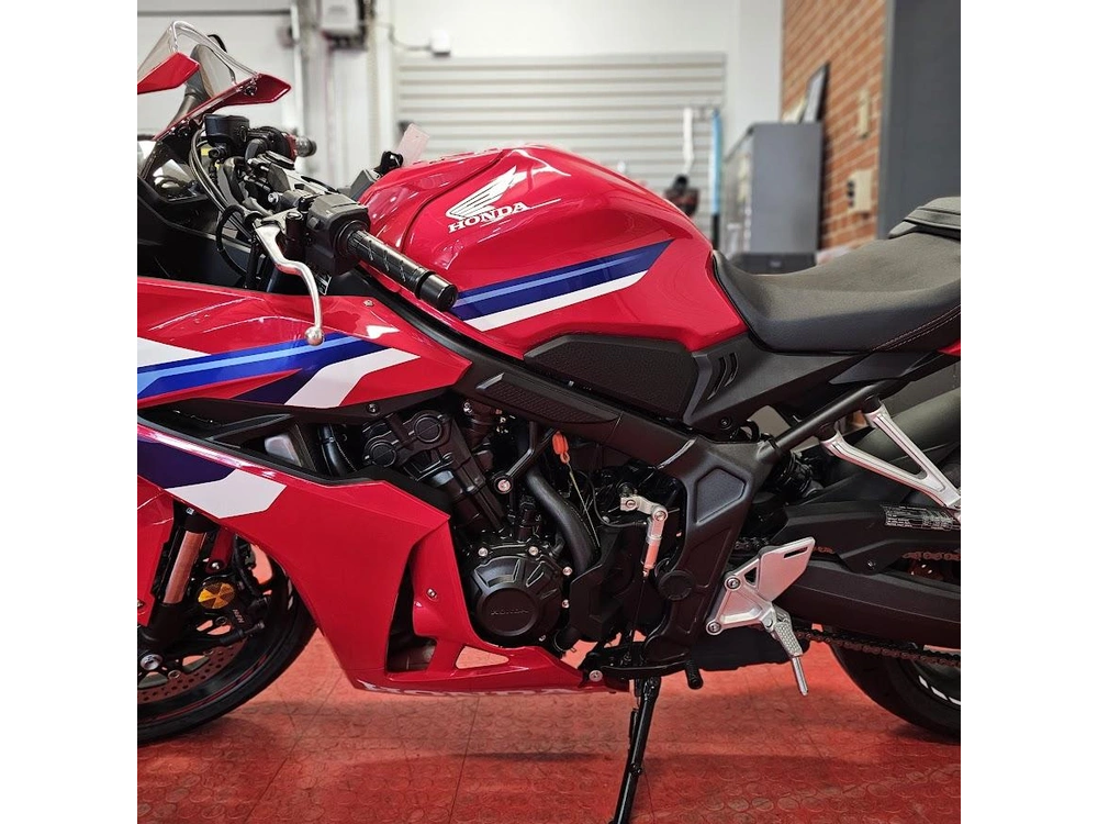 2025 Honda Cbr650r alt
