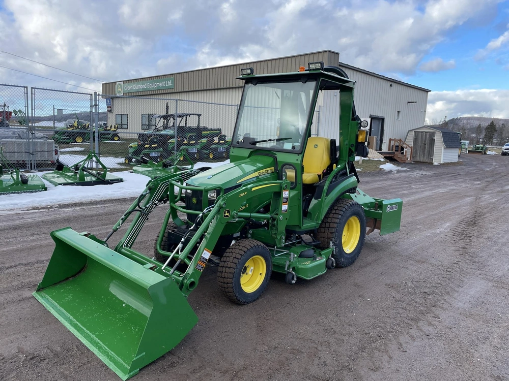 2022 John Deere 2025r alt