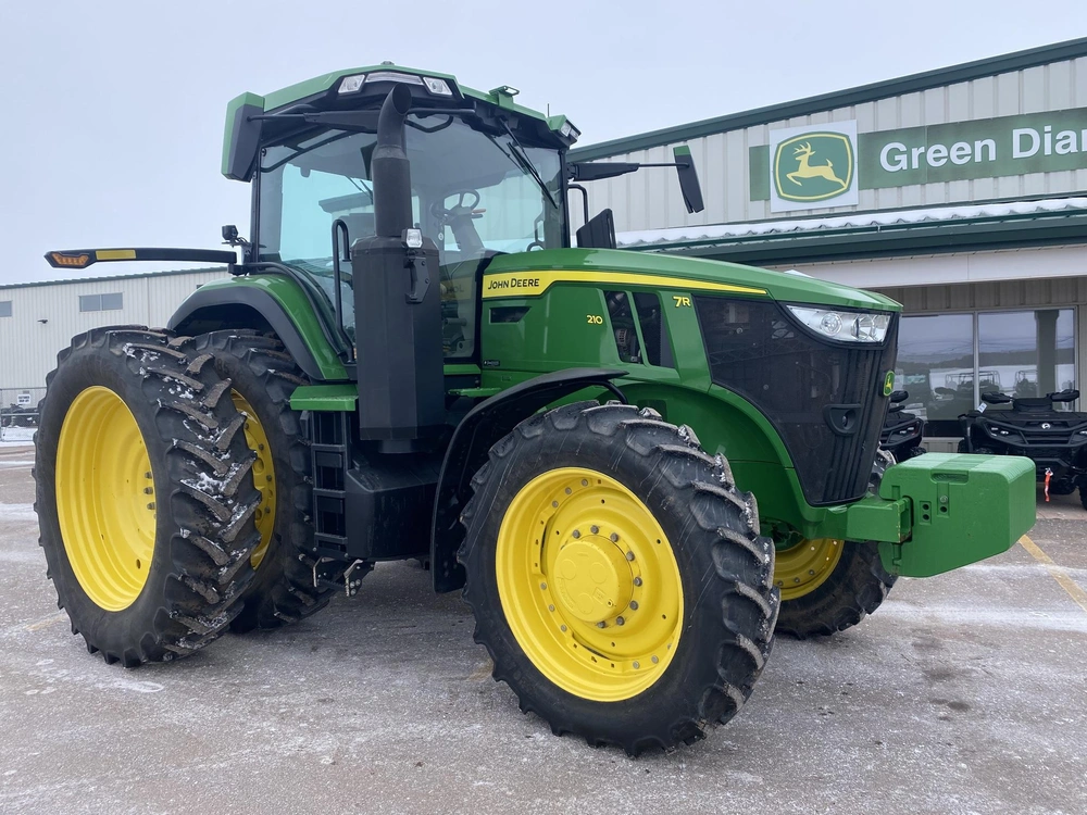 2023 John Deere 7r 210 alt