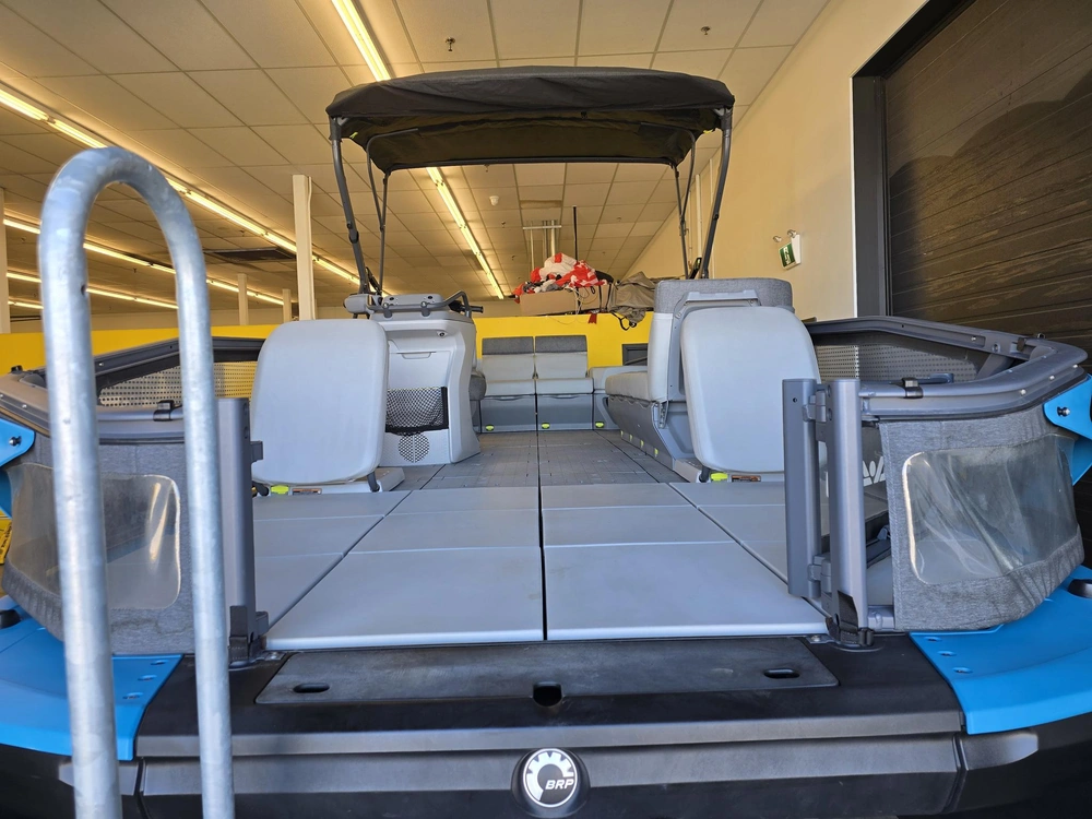 2023 Brp Switch Sport 21' 230hp alt
