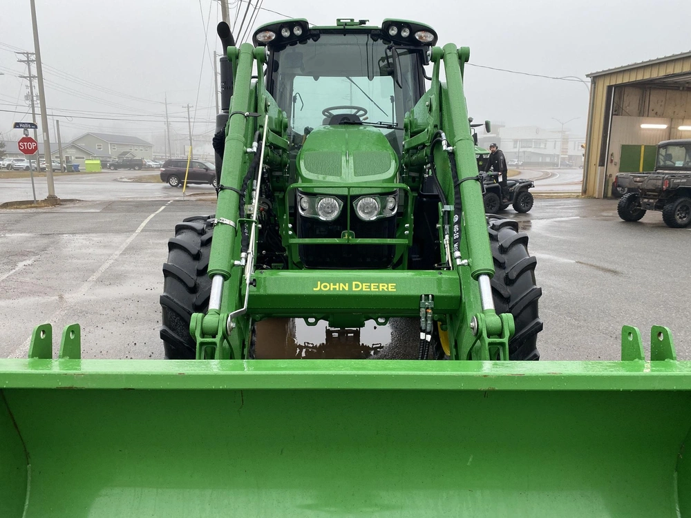 John Deere 6110m 2024 alt