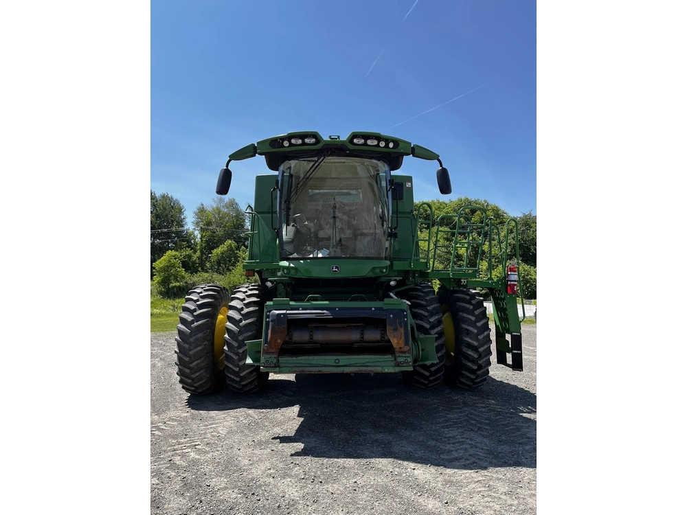 2015 John Deere S670 alt