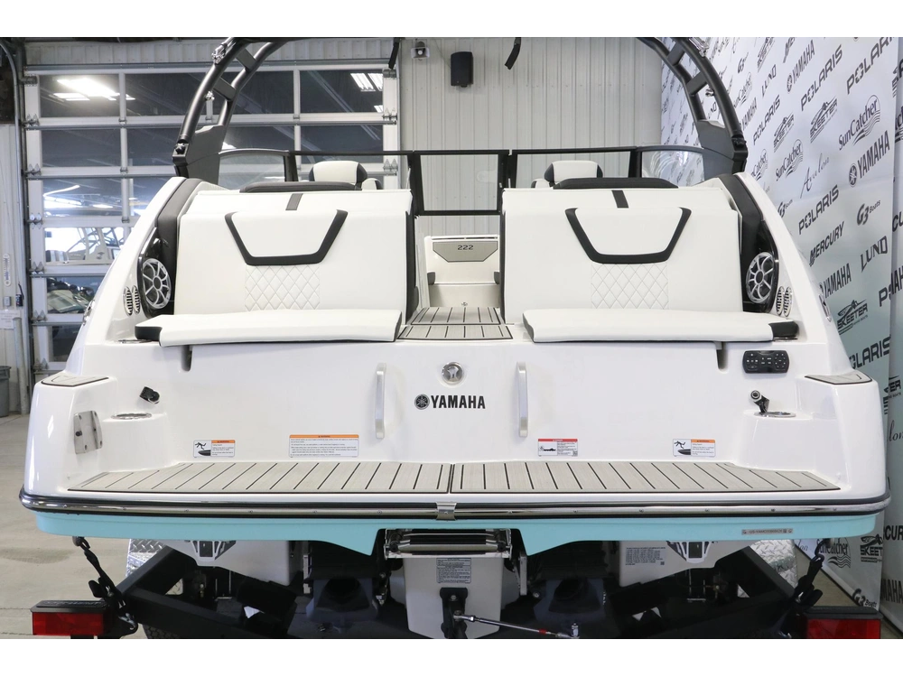 2026 Yamaha 222s alt