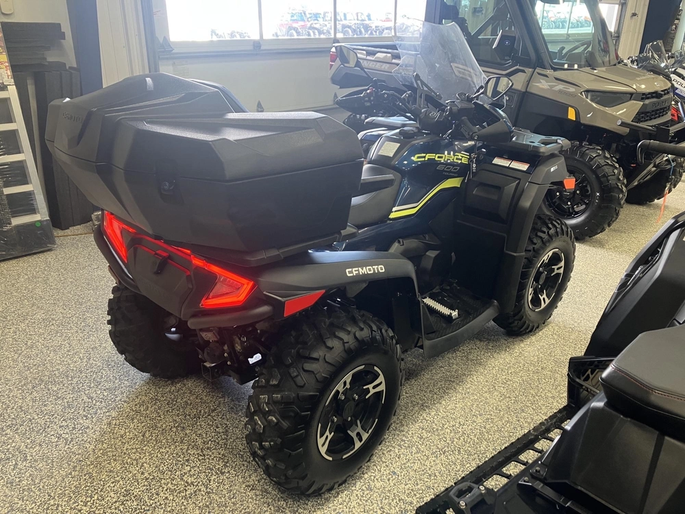 2023 Cfmoto Cforce 600 Touring alt