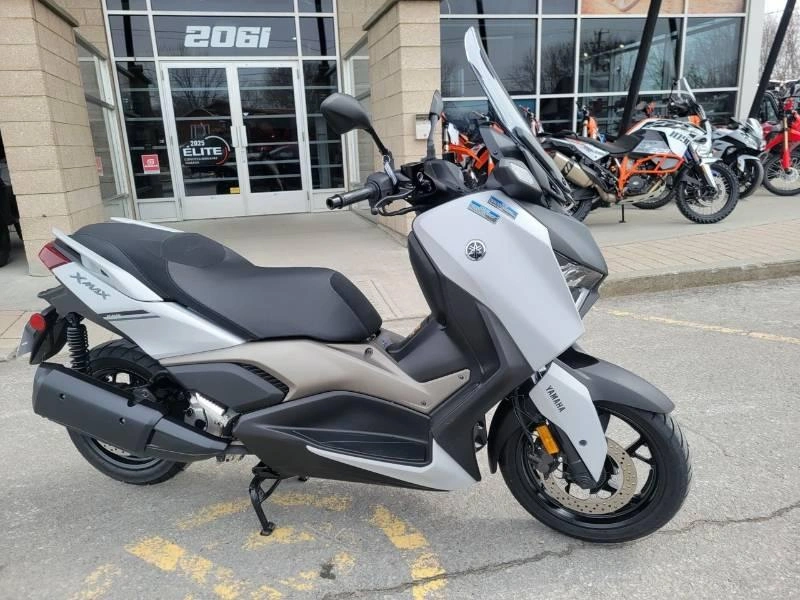2023 Yamaha Xmax 300 alt