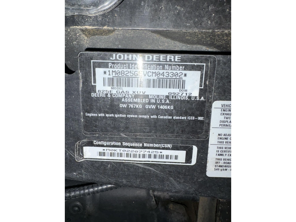 2012 John Deere Xuv 825i Camo alt