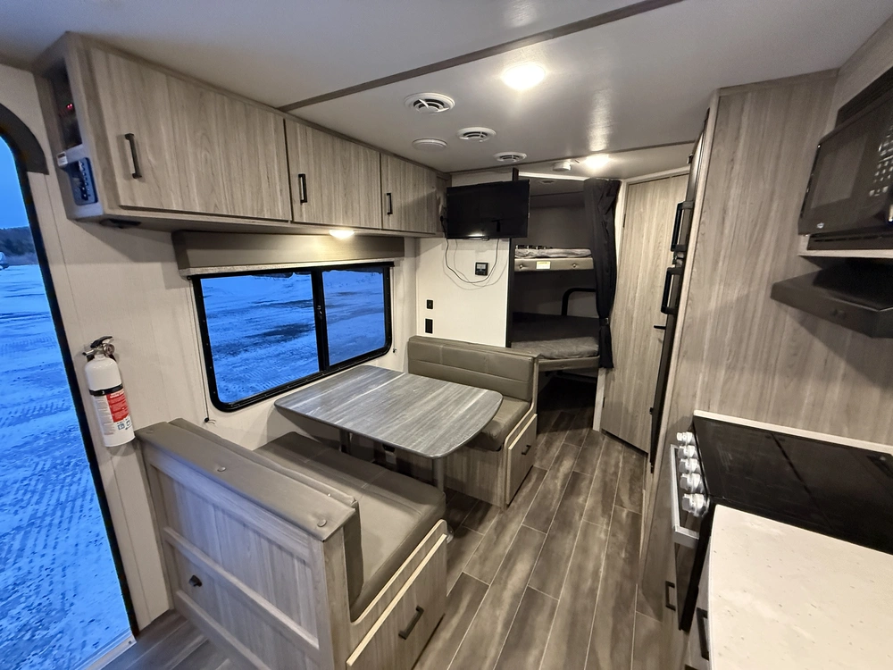 Passport 219bh 2022 alt