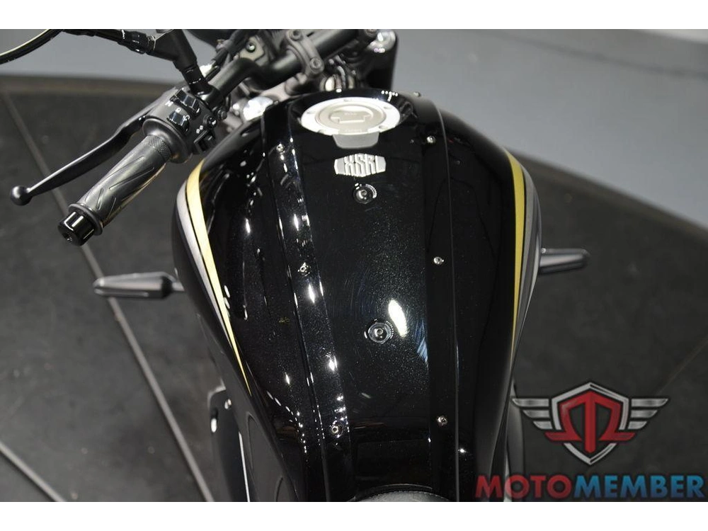 2025 Yamaha Xsr700 alt