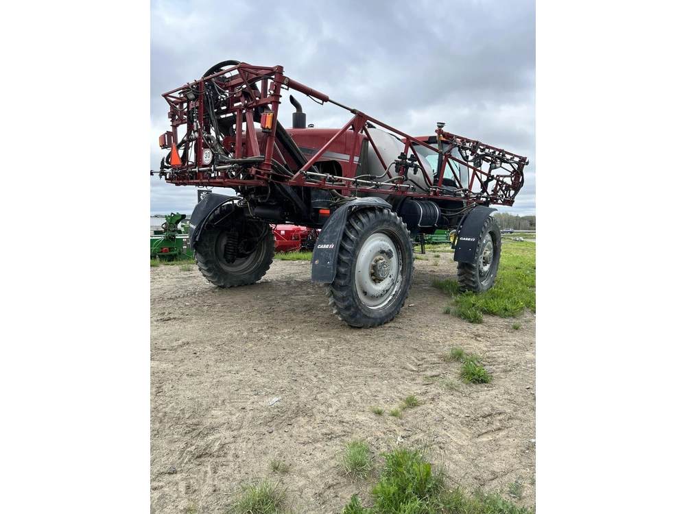 Case Ih Patriot 3330 2011 alt