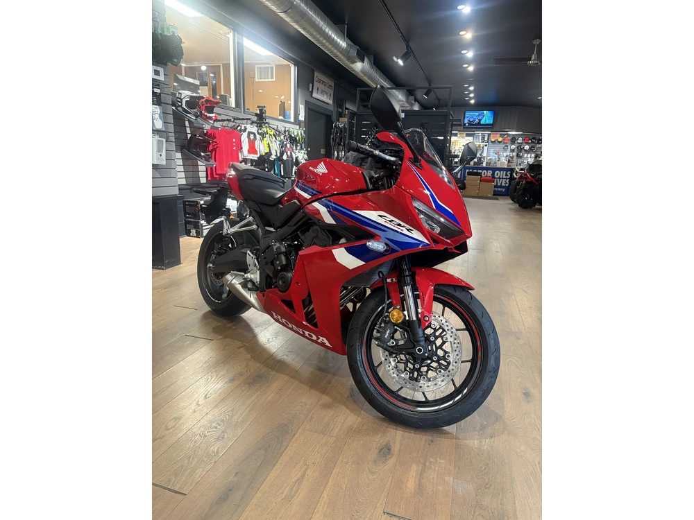 2026 Honda Cbr 650 Ract alt