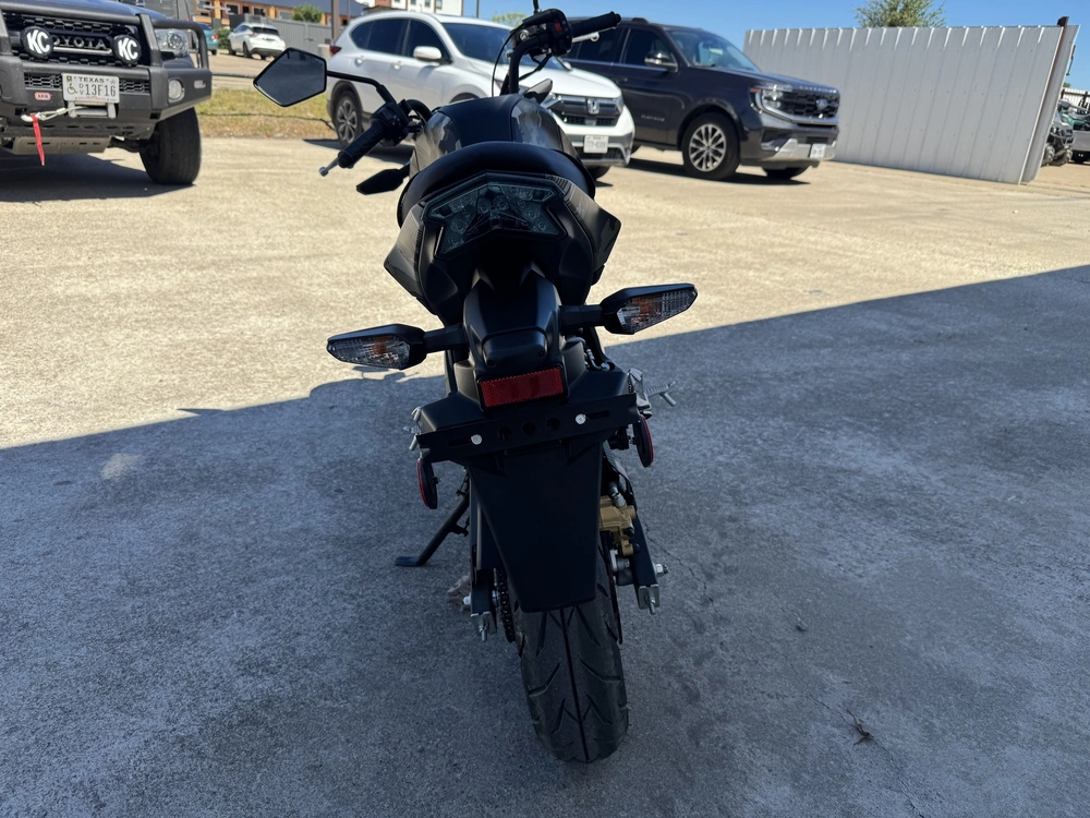 2025 Kawasaki Z125 Pro Base alt