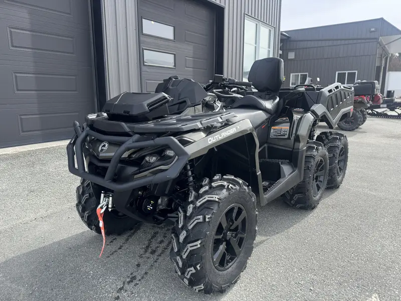 Can-Am OUTLANDER MAX XT 6X6 1000R 2025