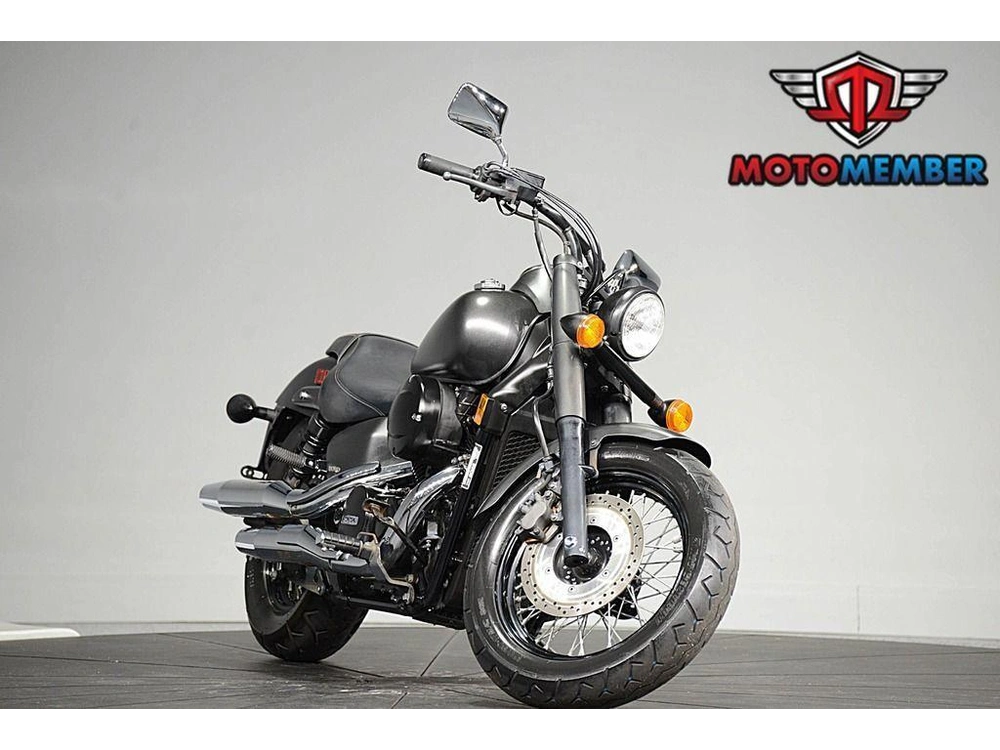 2022 Honda Shadow Phantom alt