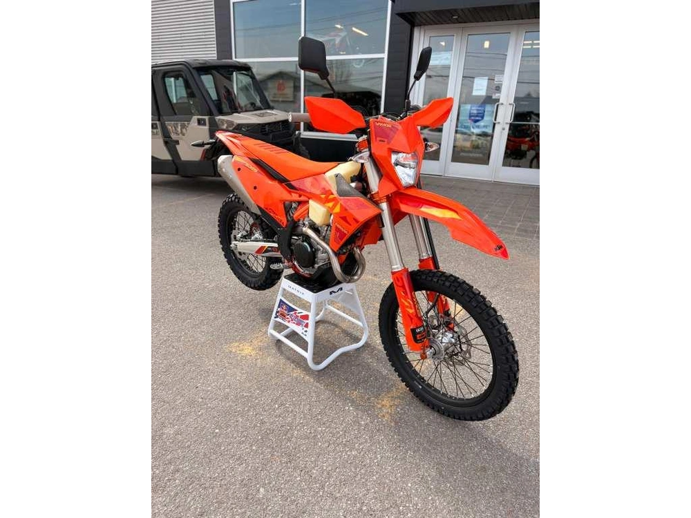 Ktm 500 Exc-f Six Days 2025 alt