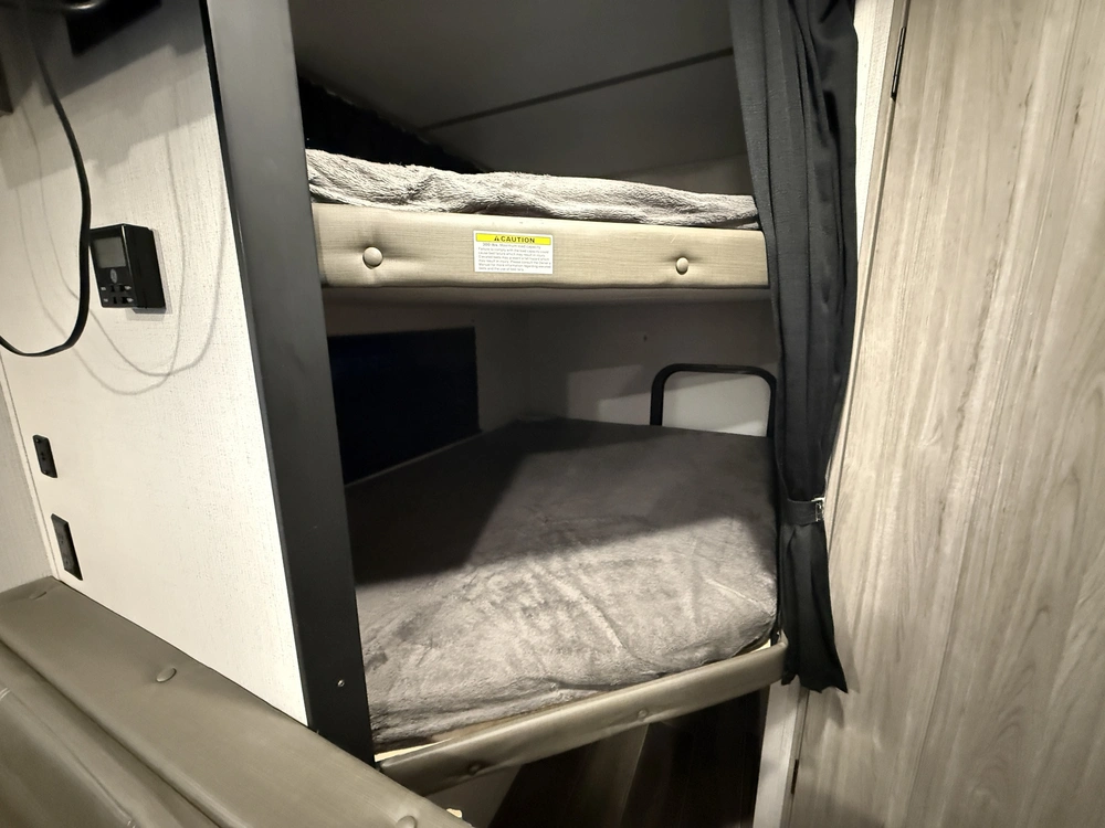 Passport 219bh 2022 alt