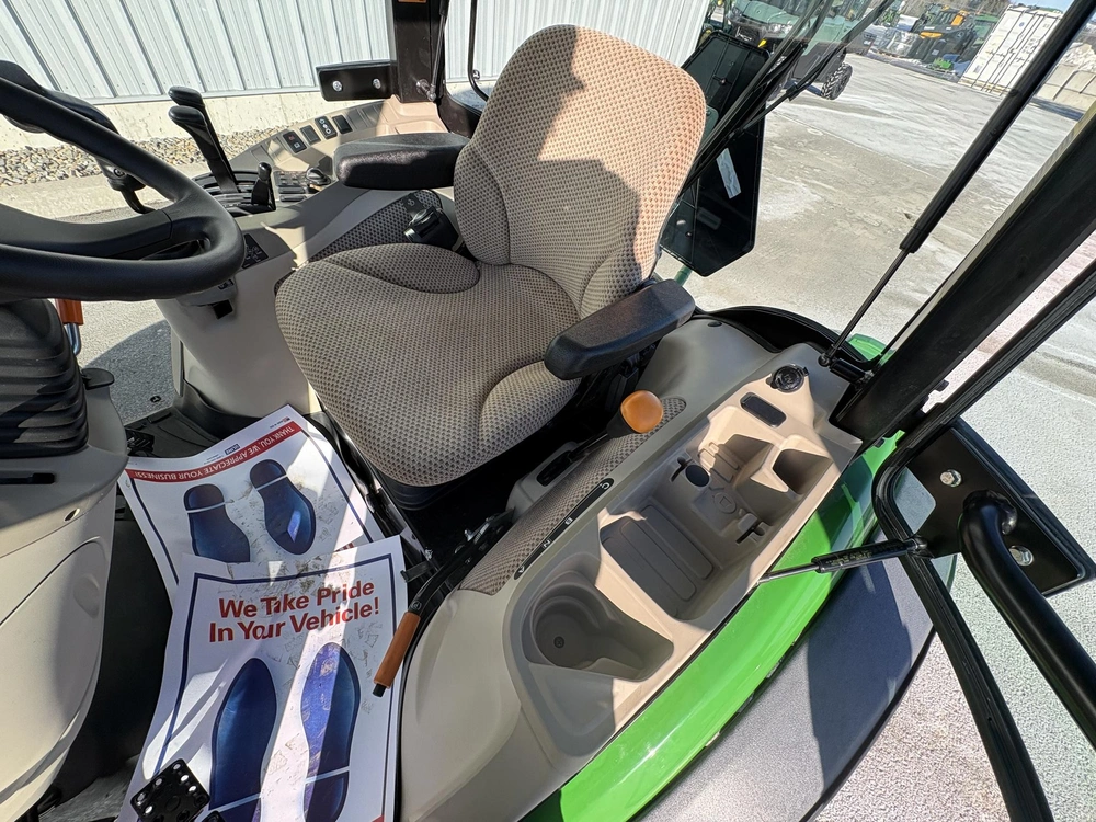 2022 John Deere 4066r alt