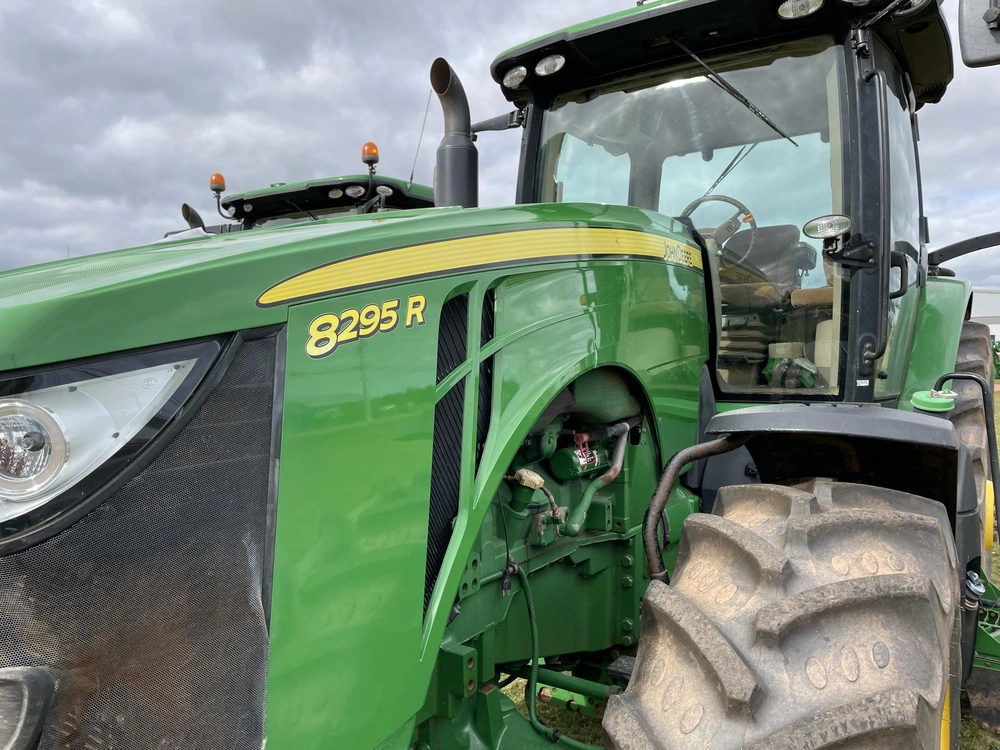 2014 John Deere 8295r alt
