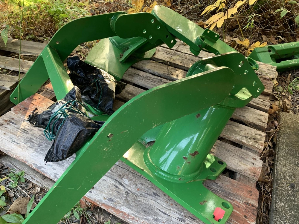 None John Deere 520m alt