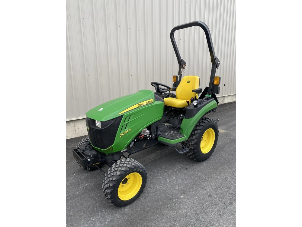 2021 John Deere 2025r alt