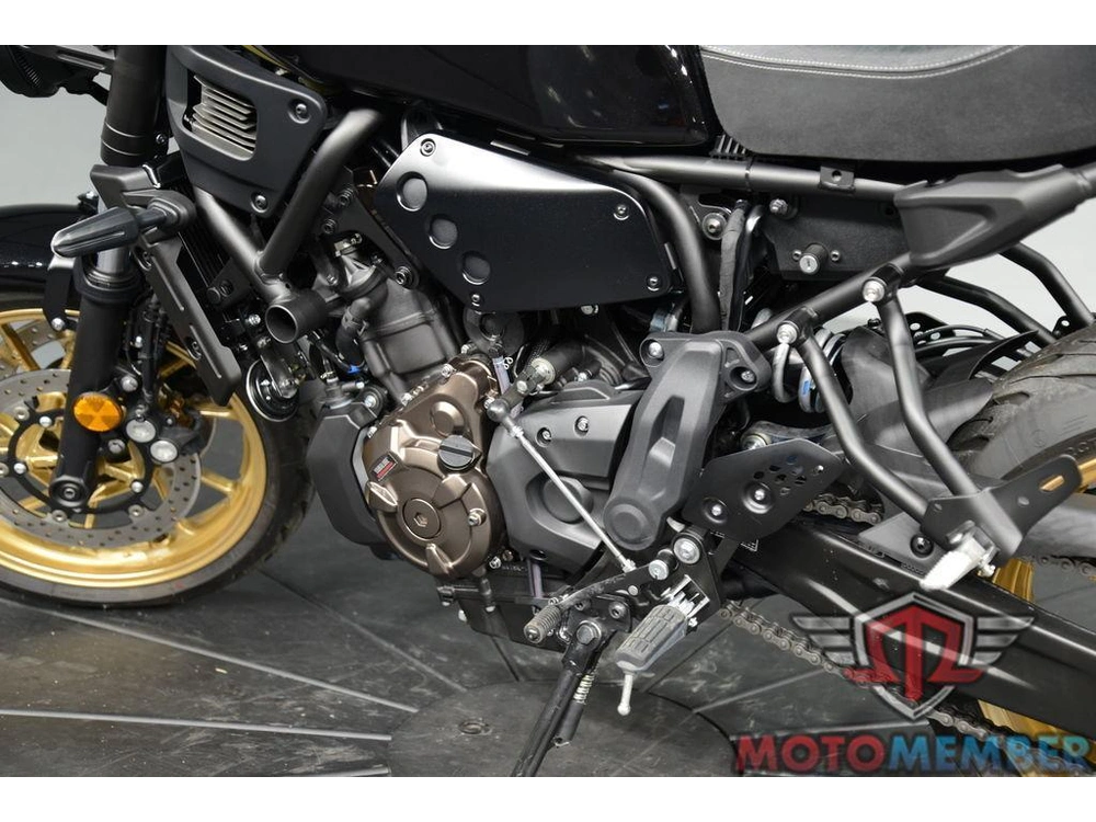 2025 Yamaha Xsr700 alt