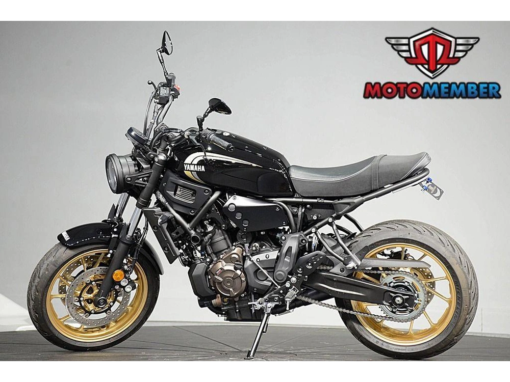 2025 Yamaha Xsr700 alt