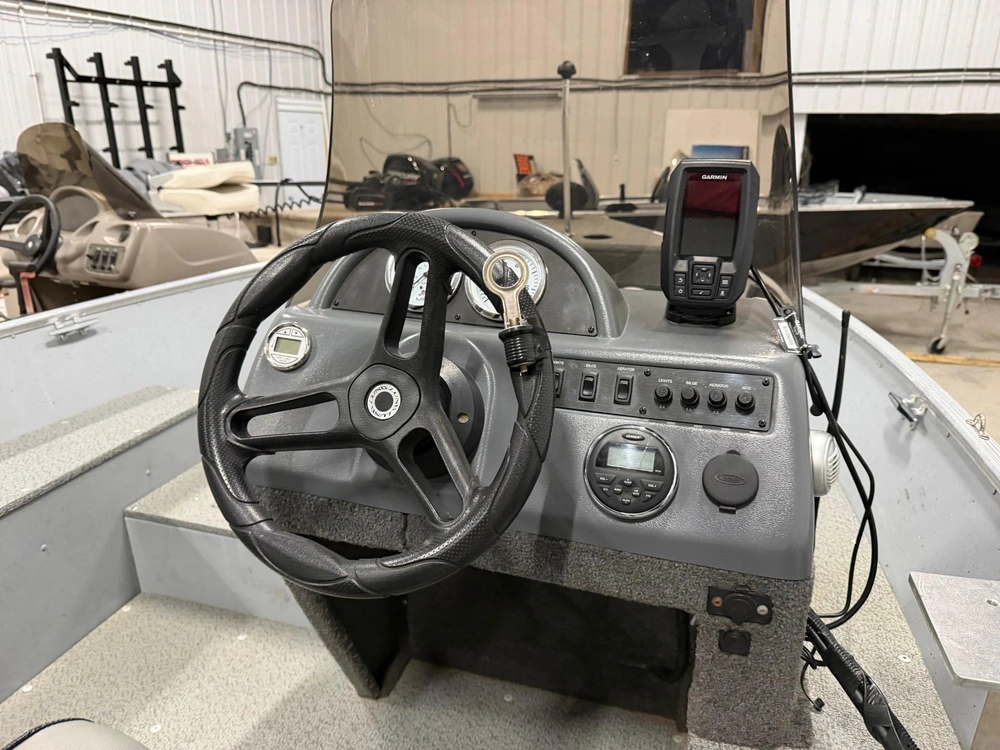 2014 Lund Boat Co 1600 Fury alt