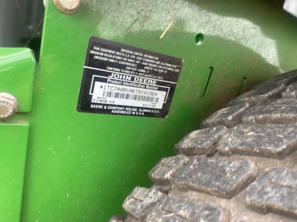 2019 John Deere Z740r alt