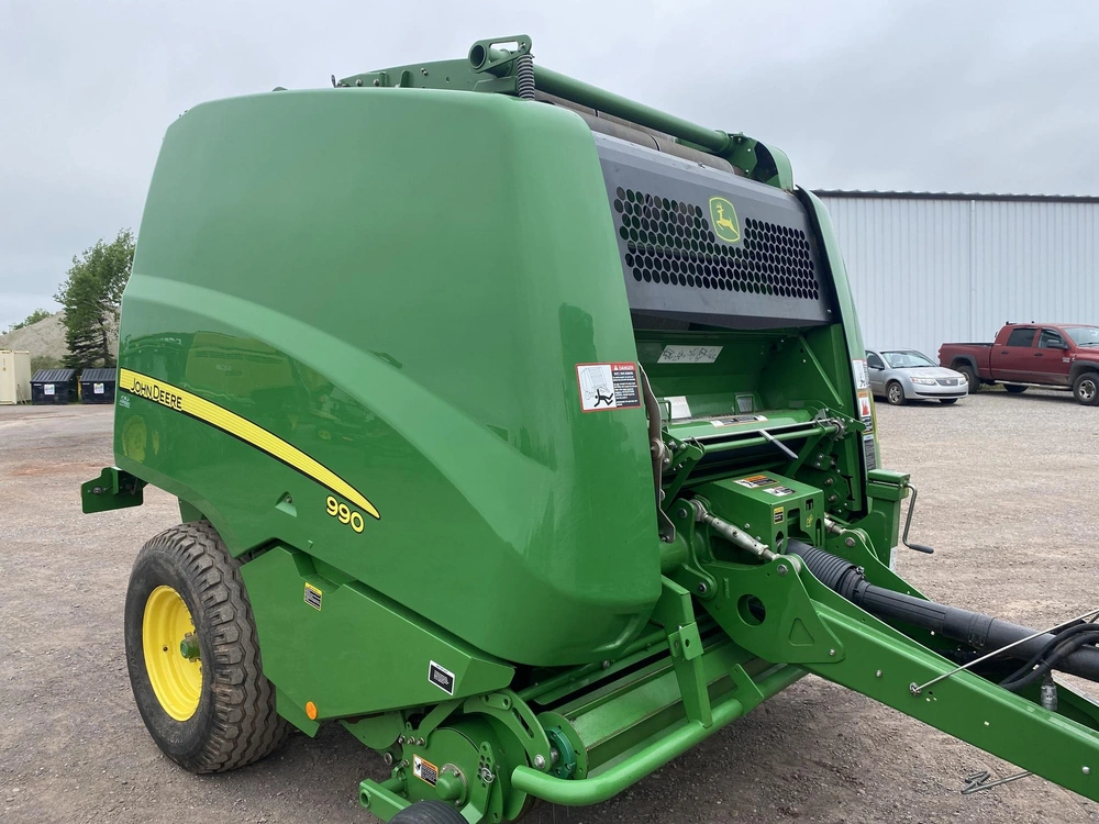 2015 John Deere 990 alt