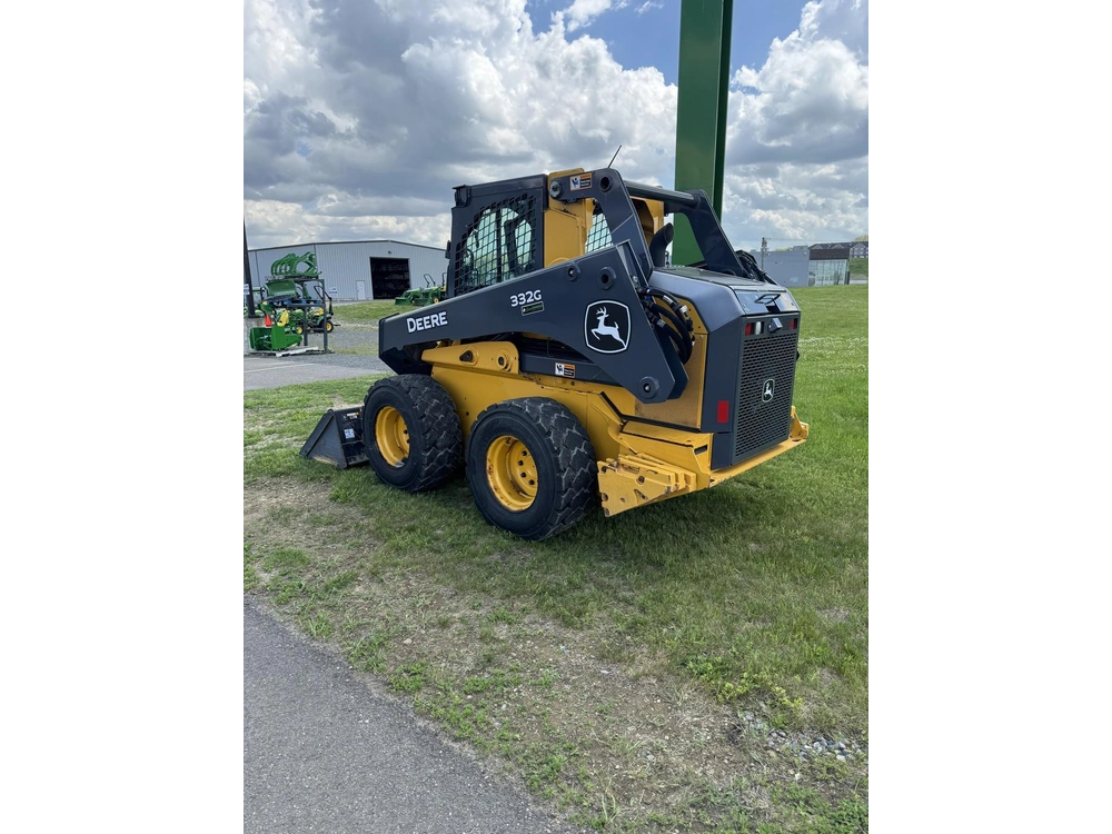 John Deere 332g 2023 alt