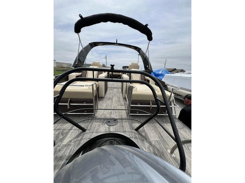 2022 Godfrey Marine Mc235rl alt