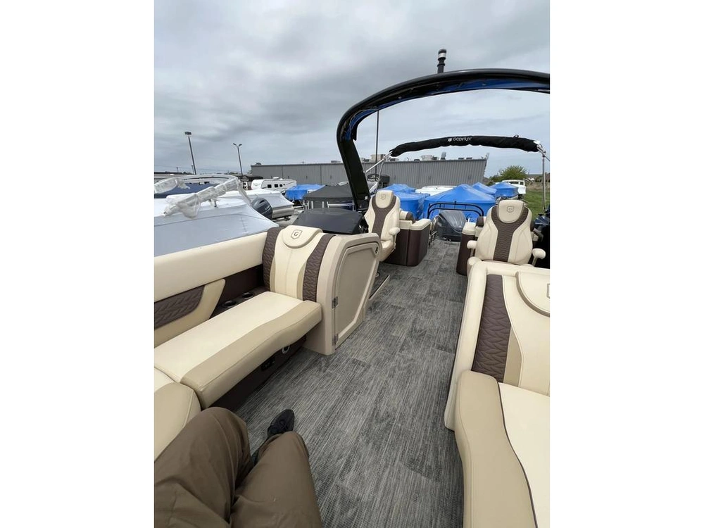 2022 Godfrey Marine Mc235rl alt