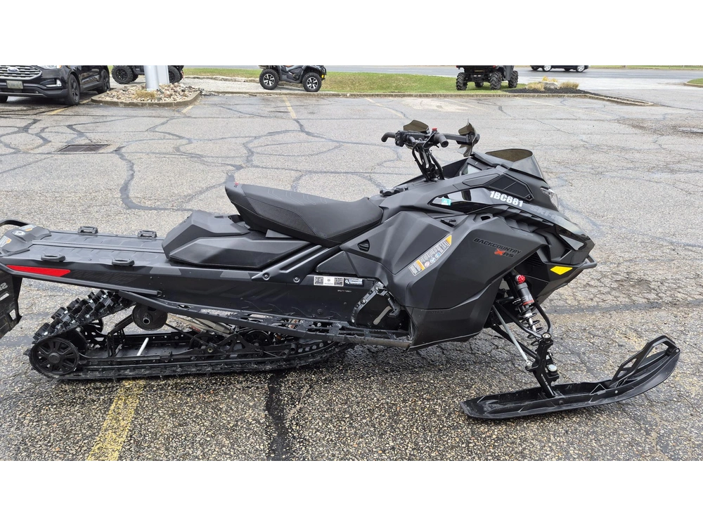 2026 Ski-doo Backcountry Xrs 850 1434 Km's Warranty alt
