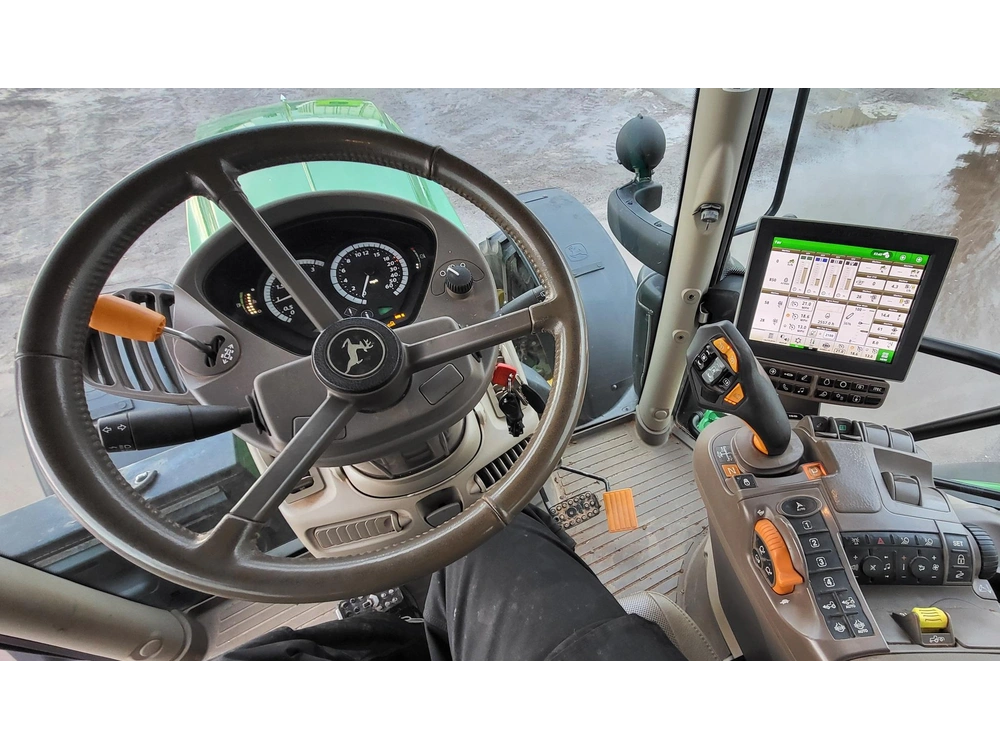 John Deere 6215r 2021 alt