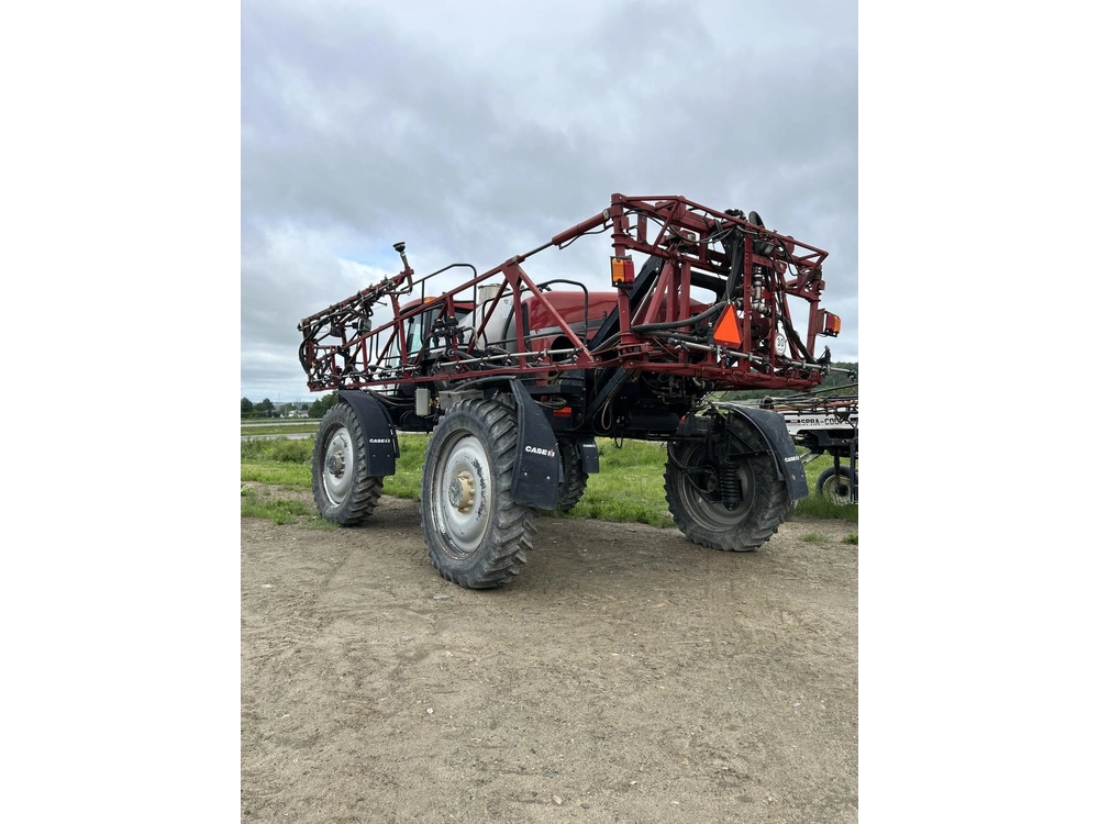 Case Ih Patriot 3330 2011 alt