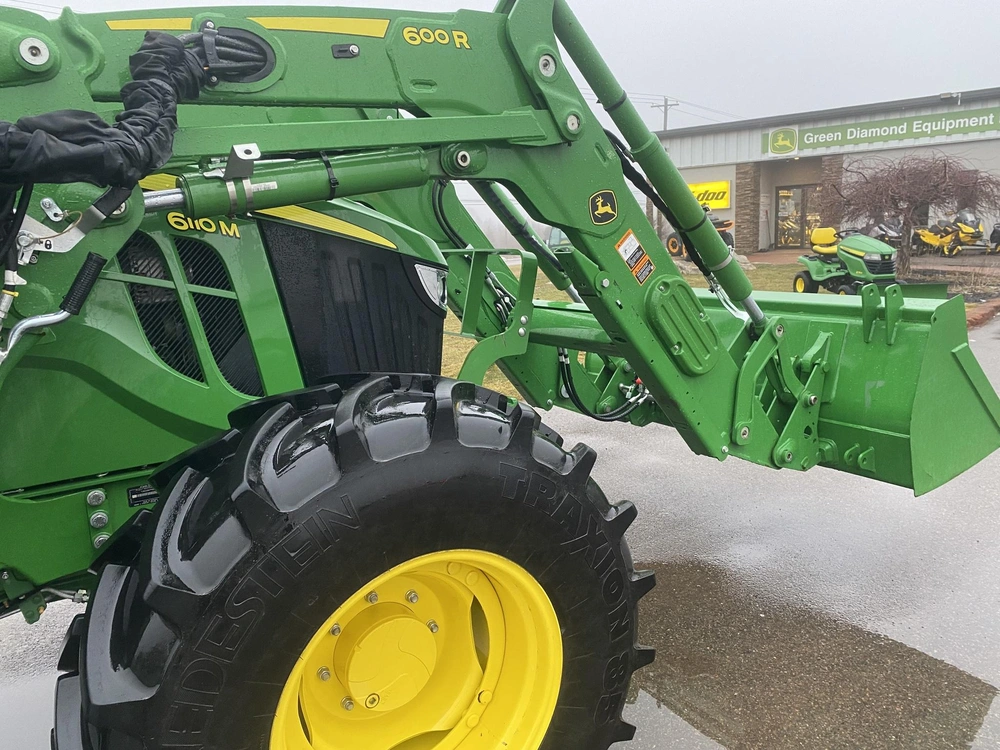 John Deere 6110m 2024 alt