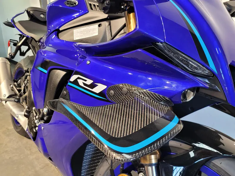 Yamaha YZF-R1 *À partir de 3.99%💳 2026