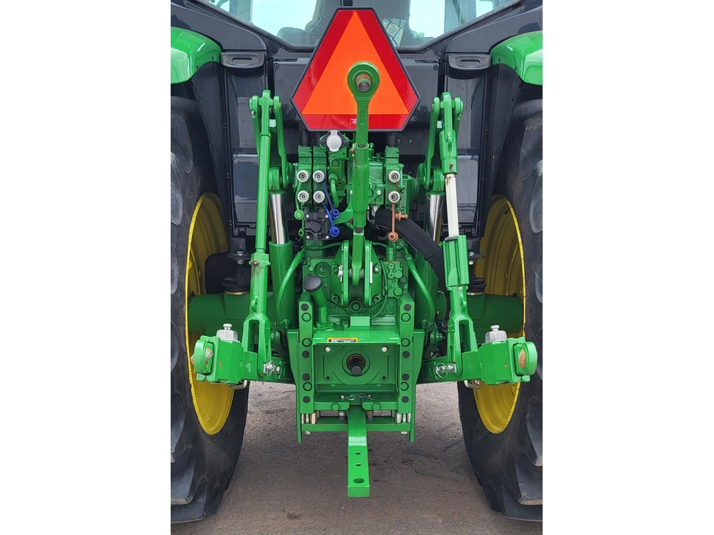 John Deere 6120m 2024 alt