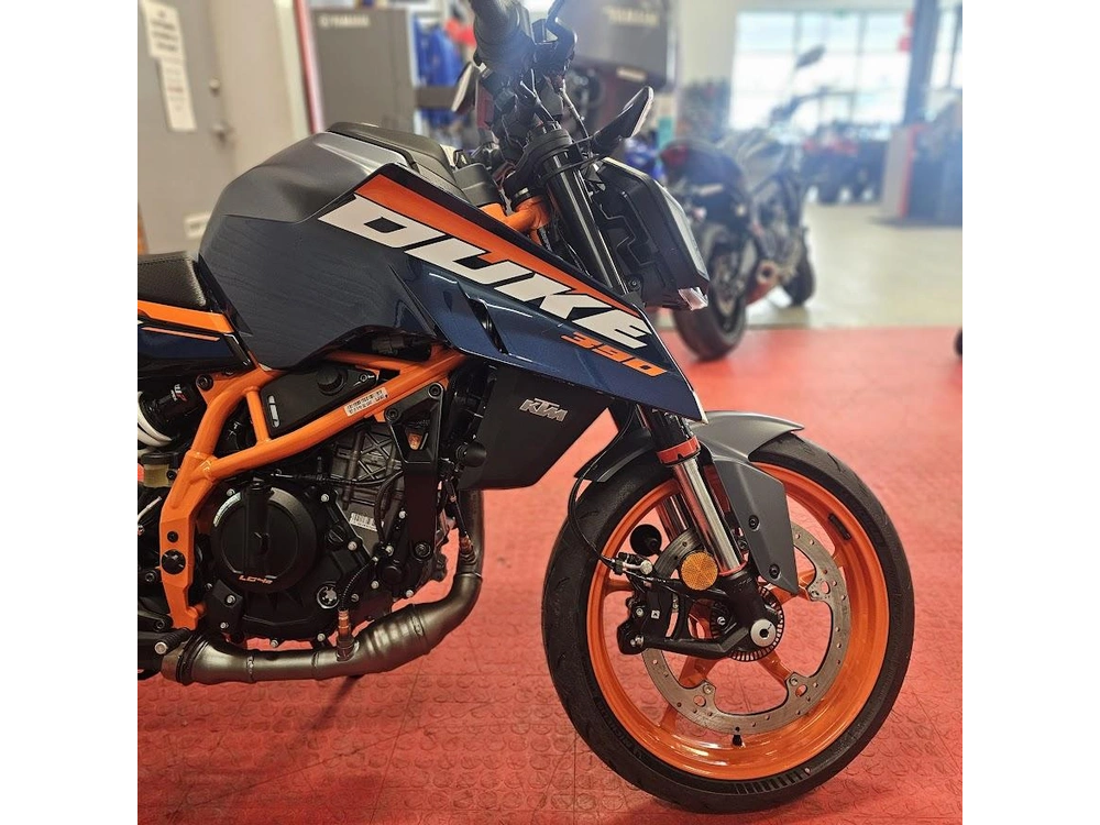 2025 Ktm Duke 390 alt